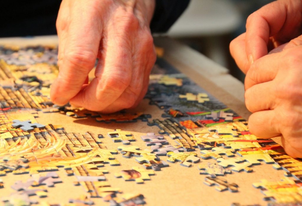 Tips to Help You Solve Jigsaw Puzzles Faster