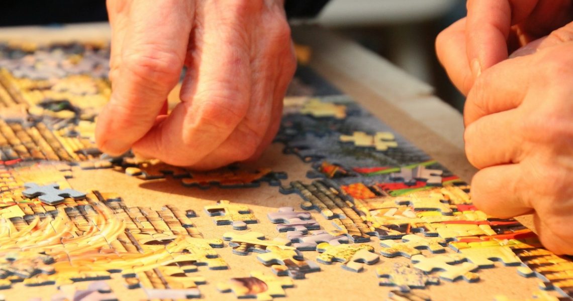 Tips to Help You Solve Jigsaw Puzzles Faster